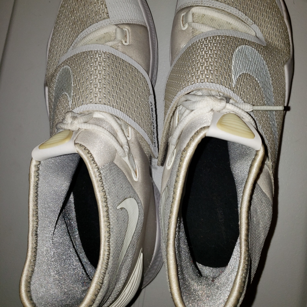 Nike Hyperrev